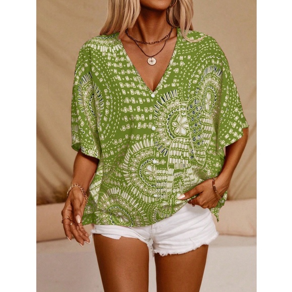 Green Floral Abstract Boho Batwing Sleeve Loose Fitting Shirt - Picture 4 of 10